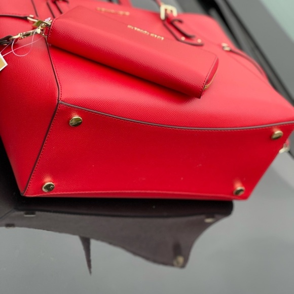 Michael kors voyager east west tote+ wallet set - Picture 7 of 11